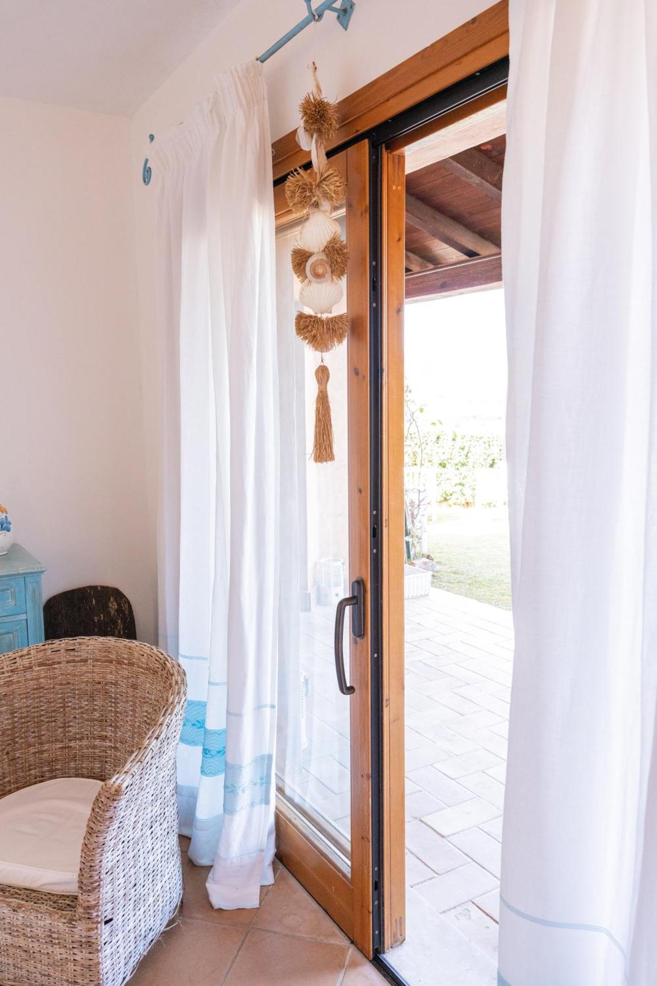 Residenza Del Barone Villa Zoe Chia - Vista Mare Екстер'єр фото